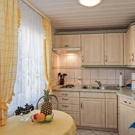 Lejlighed Haus Parterrewohnung *